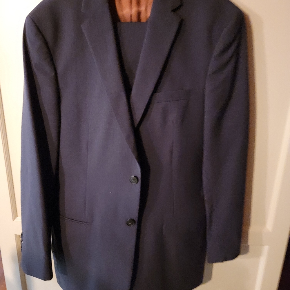 Men suit - Picture 1 of 4